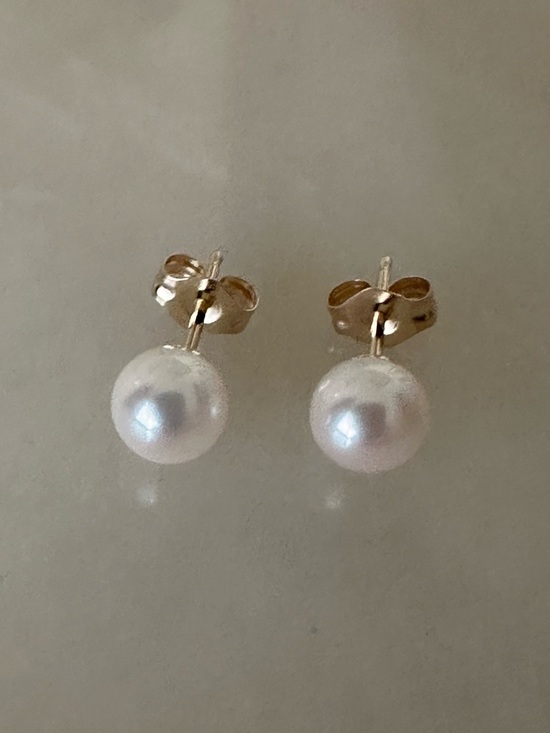 Jewelry - 14k Solid Gold White Pearl Stud Earrings